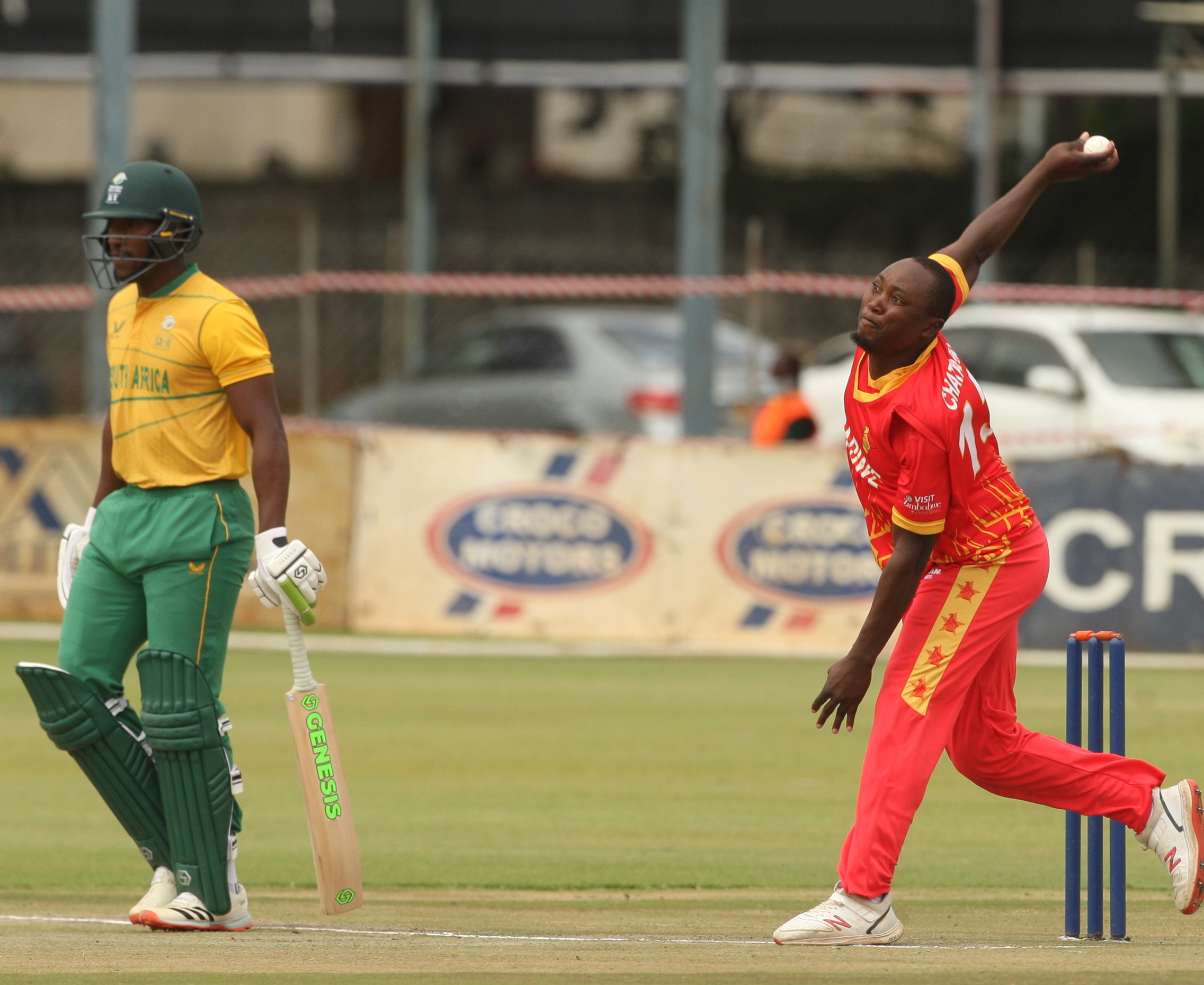 Raza leads spirited chase but Zimbabwe XI fall short in second T20