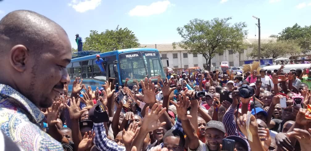 Nelson Chamisa engages ordinary people in Harare