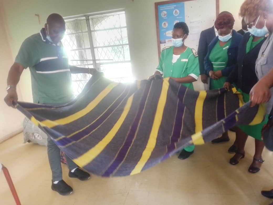 Philanthropist Gratiano Mhunduru donates to Hurungwe District Hospital