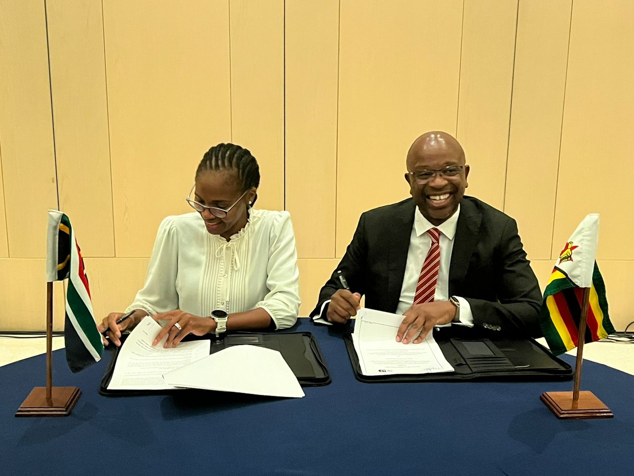 MCAZ signs MoU with South African Health Products Regulatory Authority