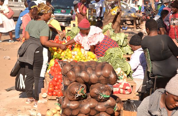 African mass food markets – honing expertise in decolonizing entrepreneurship